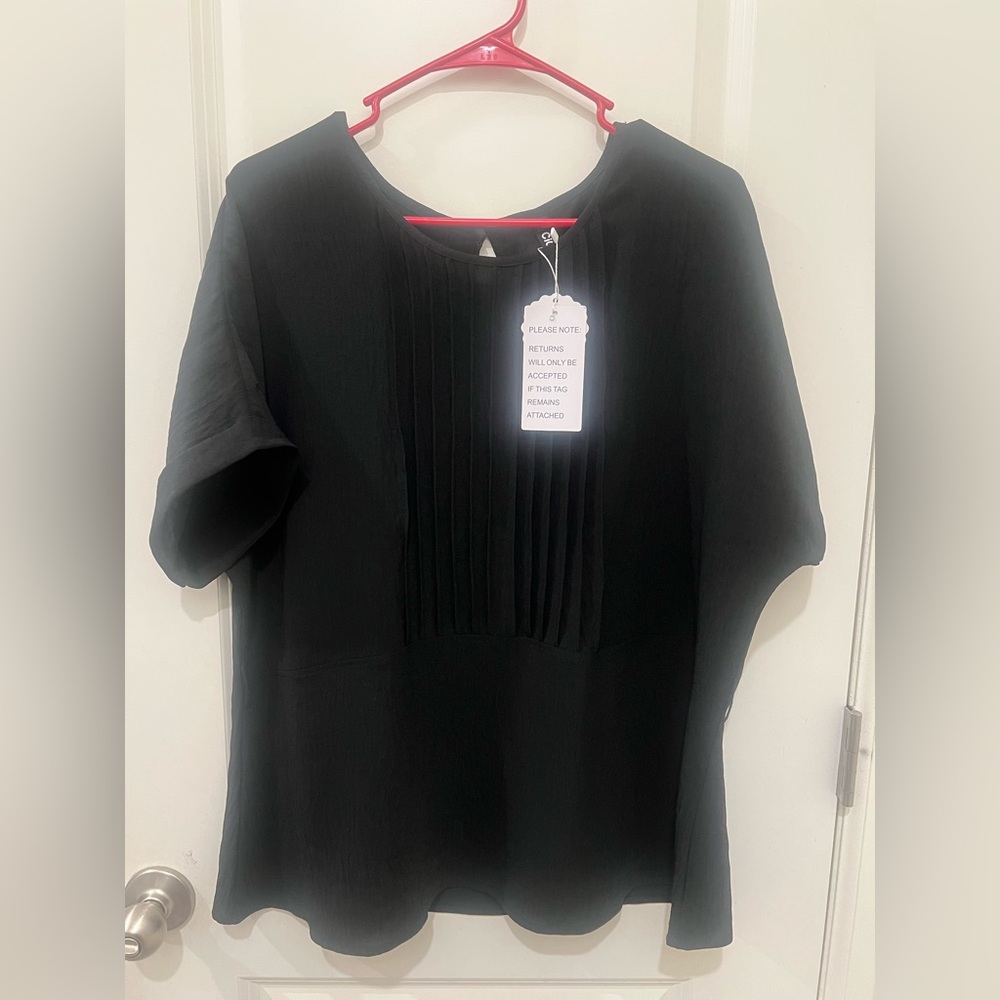 Black Women's CICI Blouse. NWT